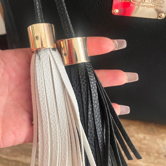 Bebe Los Ángeles Leather handbag, Purse, Black Gold Hooks, tassels Adjustable - Picture 7 of 16
